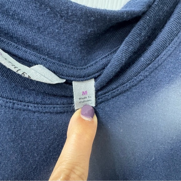 Athleta mock neck tunic sleeveless shirt - Picture 4 of 7